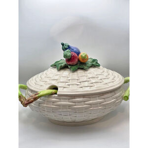 FF White Basket Weave Serveware Tureen with Asparagus Ladle One Size